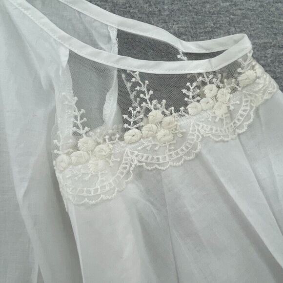 Mistic Prysm Blouse Womens Small White Cold Shoulder Lace Pleated Button Up NEW - Picture 4 of 11